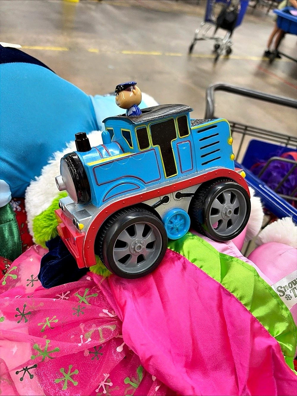 TOMY Thomas & Friends Big Loader Thomas Character Shell & Chassis Vehicle Blue &